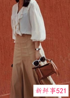 45岁的女人穿什么颜色的衣服好看