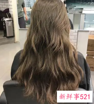 哪种发色显皮肤白