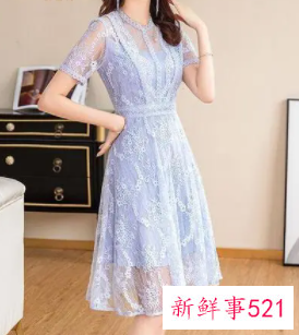 蕾丝裙连衣裙