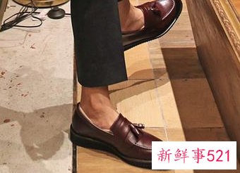 商务休闲皮鞋配什么裤子