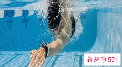 游泳一个月能瘦多少