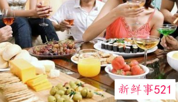 陪领导吃饭应酬的女人