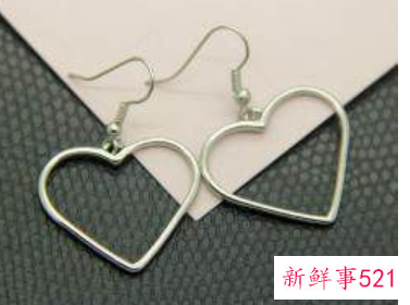 40岁戴什么耳环好看