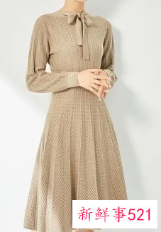 修身连衣裙搭什么外套