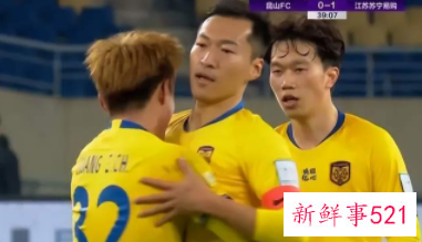 张康阳社媒庆祝国米夺冠，前江苏队员接连评论讨薪