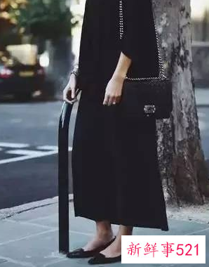黑色长裙配什么鞋子好看
