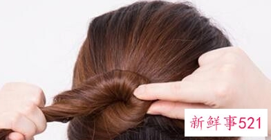 头发怎么扎起来好看四十岁