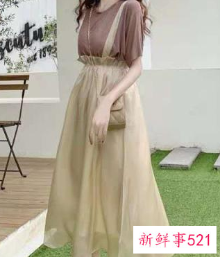 咖啡色连衣裙搭配什么颜色好看