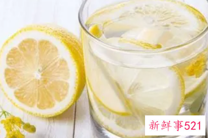 女人脸上有斑点吃什么排毒