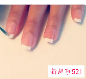 做指甲的第一步骤