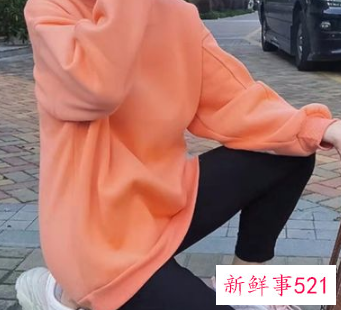 橙色的上衣怎么搭配