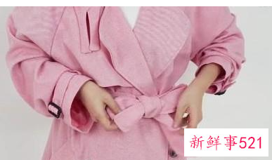大衣腰带怎么系好看