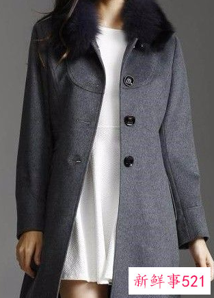 大衣搭配连衣裙