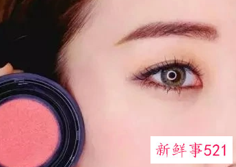 粉色腮红怎么画甜美妆容