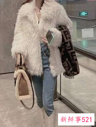 白色靴子配什么衣服裤子好看