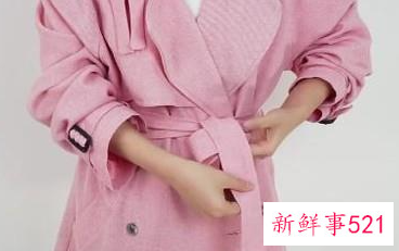 大衣腰带怎么系好看