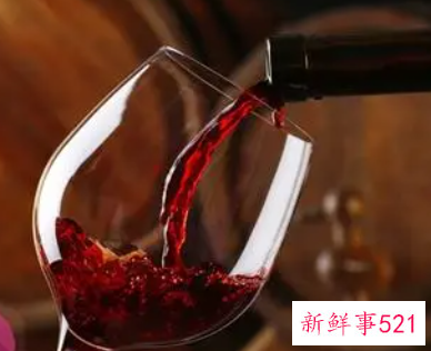 女人睡前喝红酒到底好不好