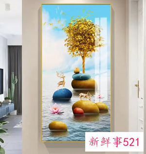 正对入户门墙上挂画