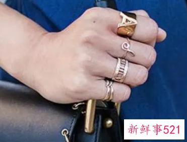 两个戒指叠戴叫什么