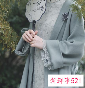 什么颜色大衣百搭不过时