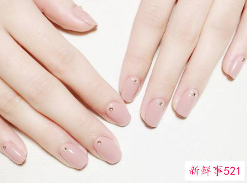 美甲店卸甲收费吗