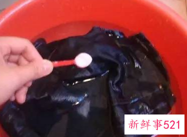 防止裤子掉色怎么清洗