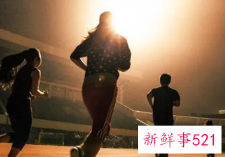 夜跑族需要准备哪些运动装备