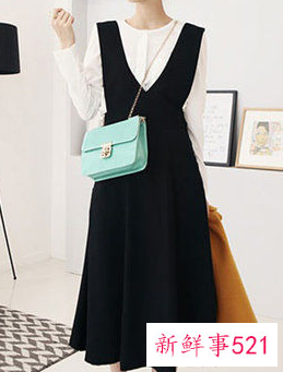 女士打底连衣裙搭配