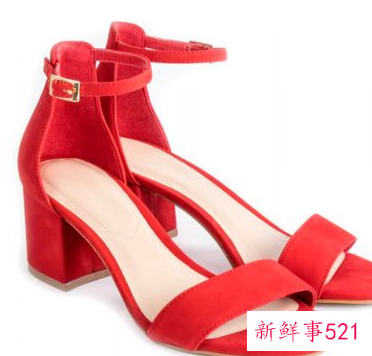 凉鞋怎么搭配衣服