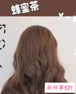 哪种发色显皮肤白