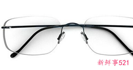 为什么戴眼镜显老气