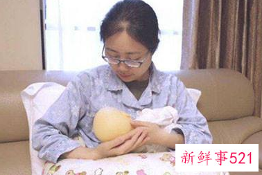 抱娃吃奶的正确姿势