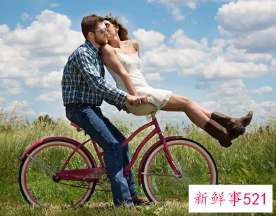 怎么试探她喜不喜欢你的话