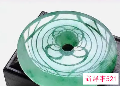 翡翠和玉哪个养人