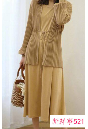 里面穿连衣裙外面穿什么