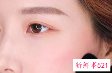 粉色腮红怎么画甜美妆容