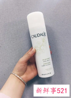 爽肤水和喷雾哪个补水效果好