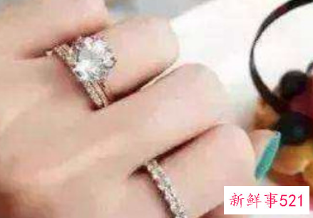 两个戒指叠戴叫什么