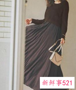 白色靴子配什么衣服裤子好看