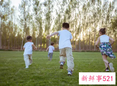 女孩几岁穿背心最合适