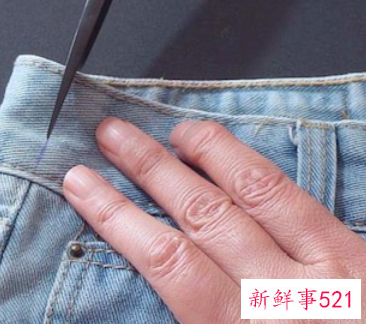 裤腰松点好还是紧点好