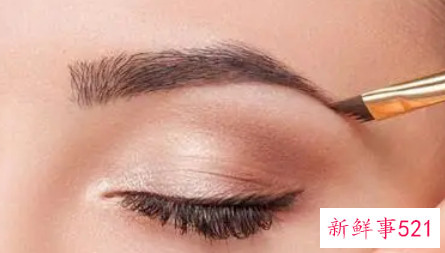 最热门的彩妆有哪些