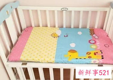 把婴儿放到床上的方法