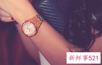 女生戴手表说明什么