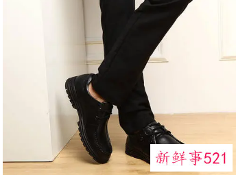 男士黑色鞋配什么裤子好看