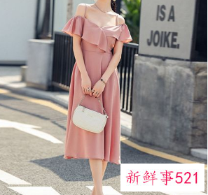 一字裙搭配什么上衣好看