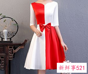 穿礼服长裙礼仪