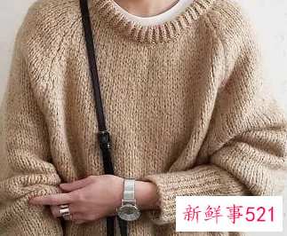 圆领卫衣搭配什么外套好看女