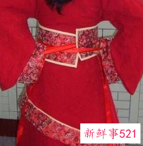 汉服男一片式下裙怎么穿