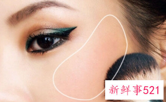 粉色腮红怎么画甜美妆容